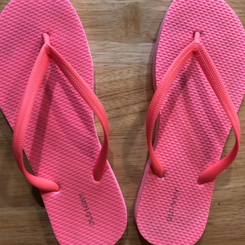 Old Navy Coral Flip Flops Size 7/8